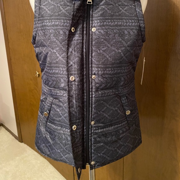 Style and Co. Pattern puffer vest- woman’s small - Picture 3 of 5